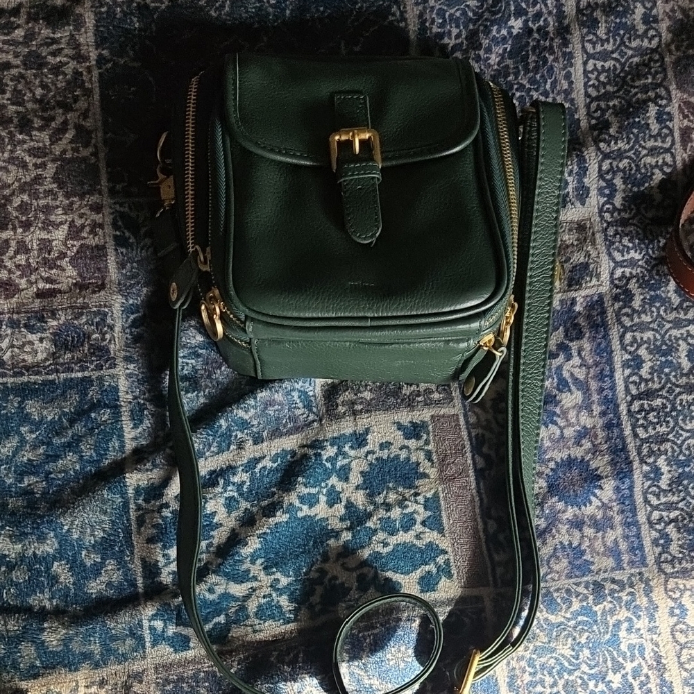 Elegant Green Leather Crossbody Bag
